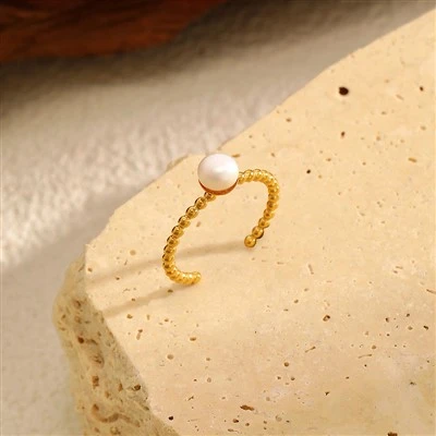 Anillo abierto con cuentas de perlas