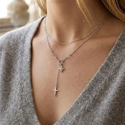 Cadena con colgante de estrella delicada