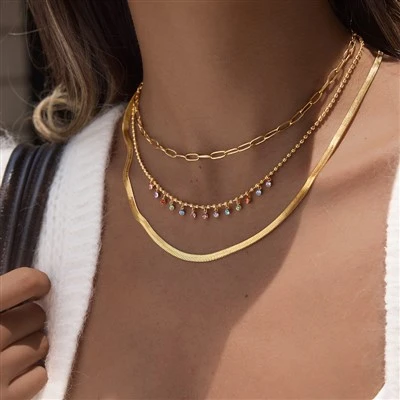 Collar con colgante de circonita cúbica en forma de lágrima multicolor