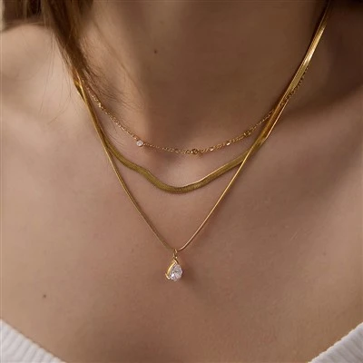 Collar de capas de lágrima