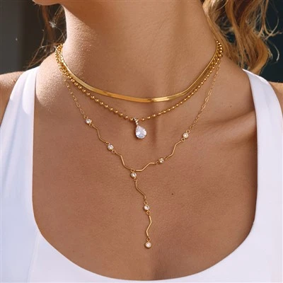 Collar con forma de gota en forma de Y