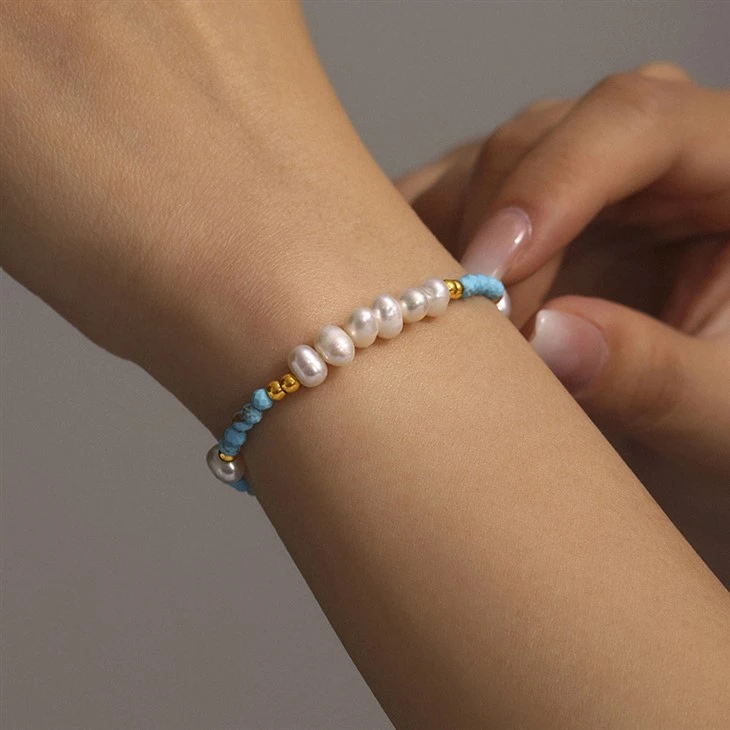 Pulsera de perlas de agua dulce turquesa