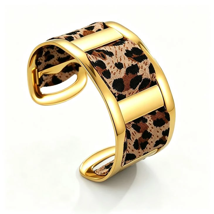 Brazalete ancho con panel tipo bufanda